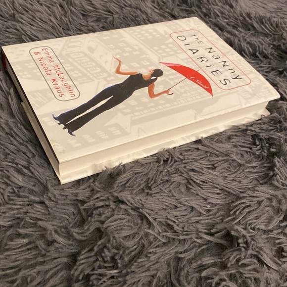 The Nanny Diaries BOOK - Picture 2 of 12